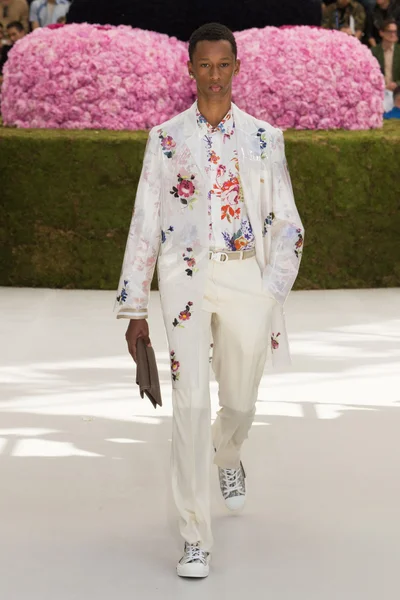 Look 35